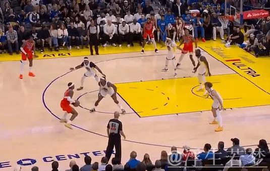 亚历山大快速反应 命中关键后撤三分 亚历山大快速反应 命中关键后撤三分