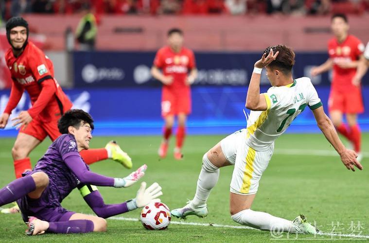 第10轮比赛：北京国安2-1逆转上海海港 集锦